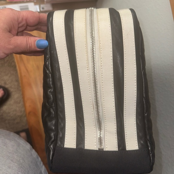 CHANEL Lido Bag/Tote 💙 Navy Blue - Picture 4 of 14